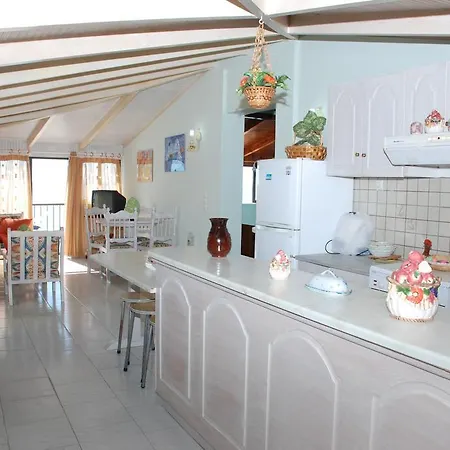 Anna Koralli * Laganas